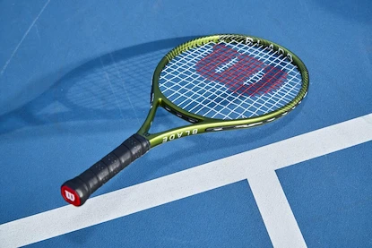 Rachetă de tenis pentru copii Wilson  Blade Feel Comp Jr 25